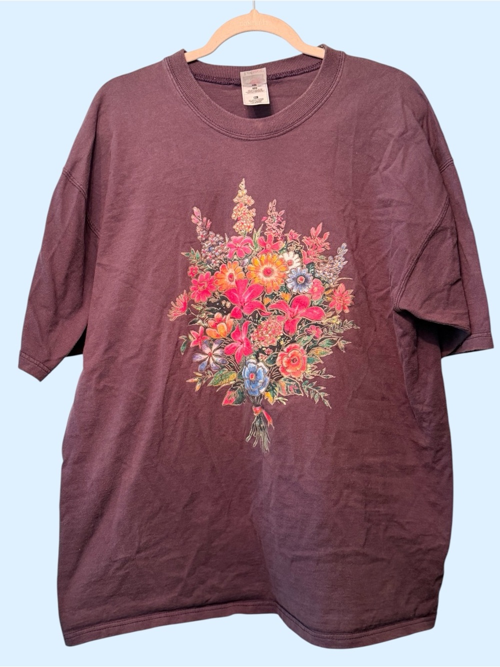 Vintage 90s Fruit of the Loom Floral Bouquet Graphic T-Shirt Purple Cottagecore